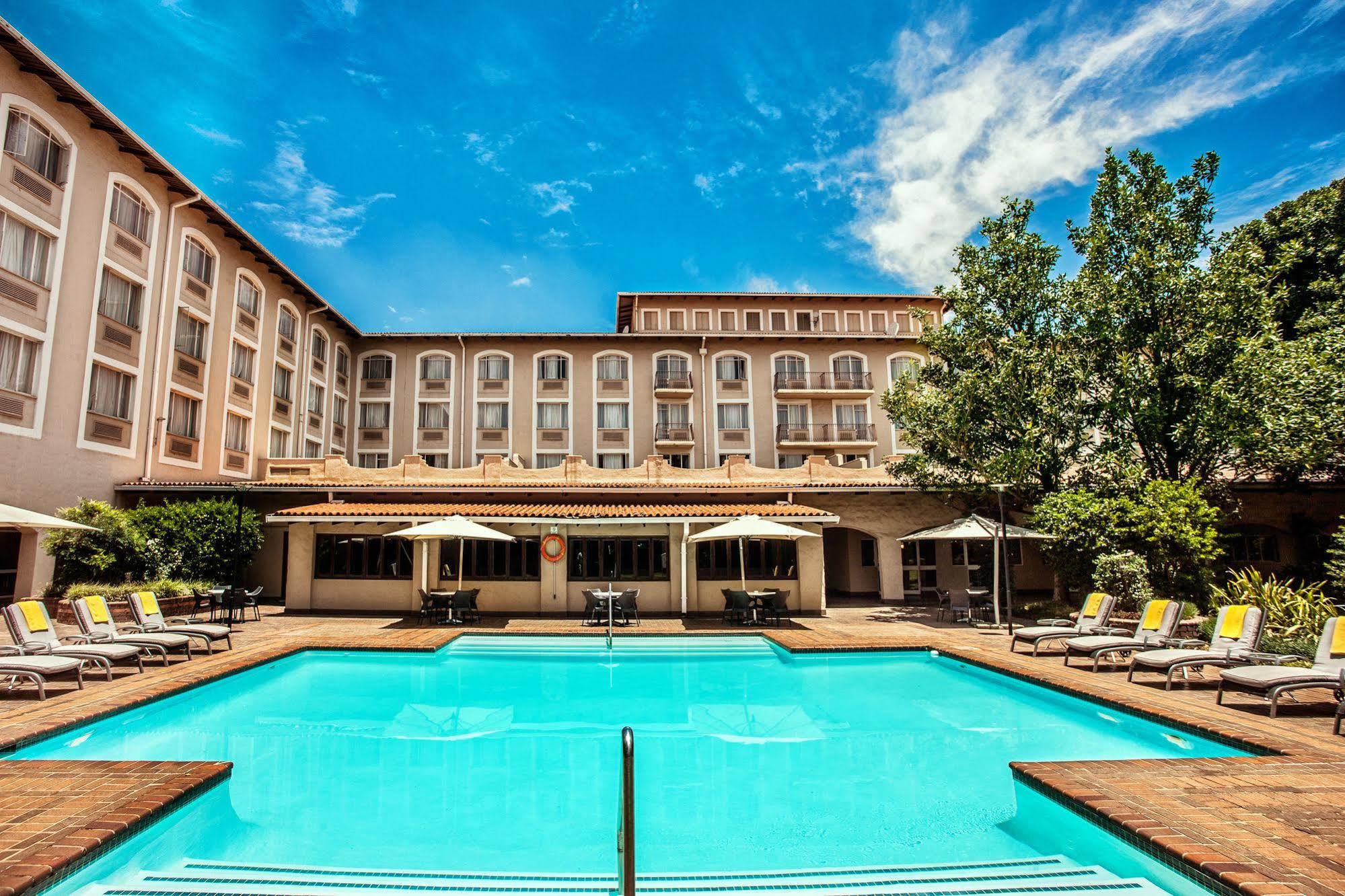 Hotel Garden Court Or Tambo International Airport Kempton Park Exterior foto